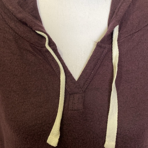 Market and Spruce hoody style top, long sleeves, front pocket, purple, size L - Picture 3 of 7